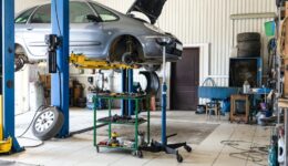 Befähigte Person zur Prüfung von Fahrzeughebebühnen