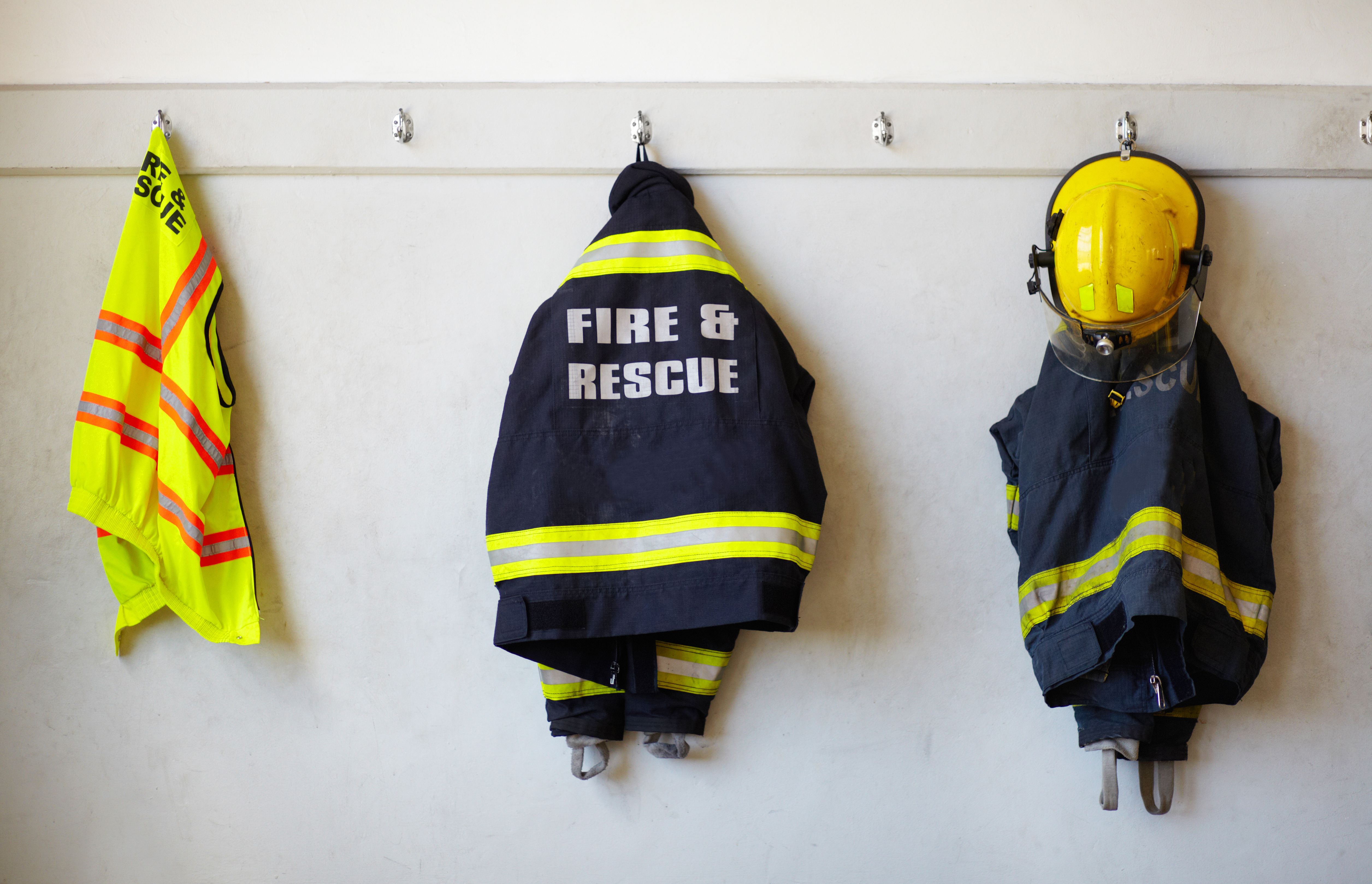 Jeder kann Brandschutzbeauftragter werden, wenn er die erforderliche Ausbildung und Qualifikationen hat.