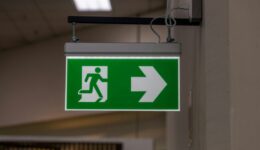 Wie viele Evakuierungshelfer benötigt ein Unternehmen?