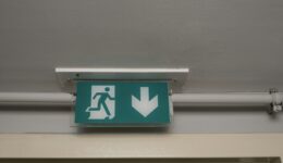 Was darf man mit Brandschutztüren nicht machen?