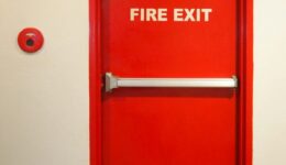 Wer darf Brandschutztüren herstellen?    