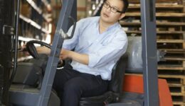 Welche Batterien gibt es für Elektro-Gabelstapler?