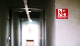 Sind Veränderungen an Brandschutztüren zulässig?    